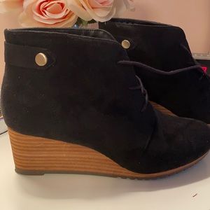 DR Scholl’s Dakota wedges worn once 8/12
